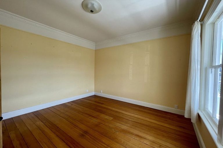 Photo of property in 21 Austin Street, Mount Victoria, Wellington, 6011