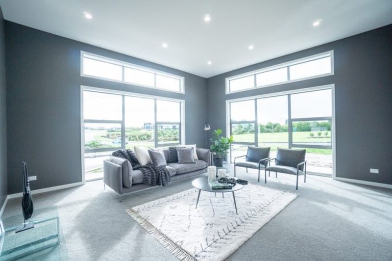 Photo of property in 9 Loveston Lane, Kelvin Grove, Palmerston North, 4470