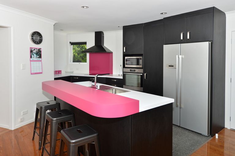 Photo of property in 8 Memorial Drive, Parahaki, Whangarei, 0112