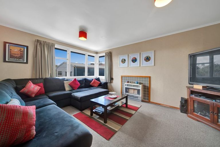 Photo of property in 105 Wilson Street, Hawera, 4610