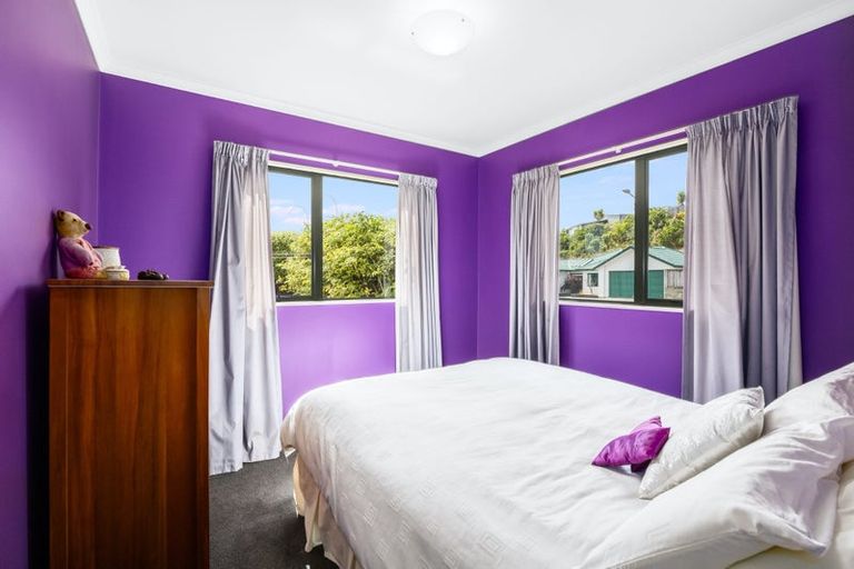 Photo of property in 138 Woodman Drive, Tawa, Wellington, 5028