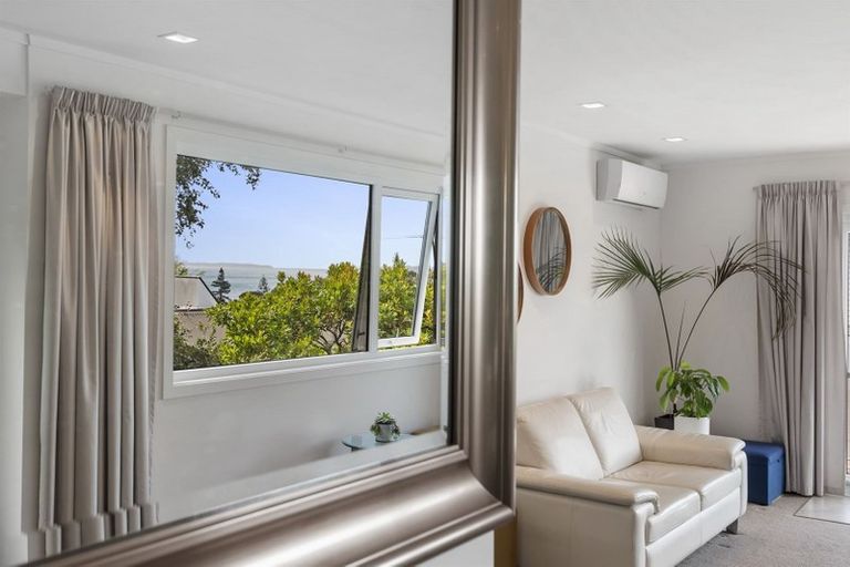 Photo of property in 2/40 Beulah Avenue, Rothesay Bay, Auckland, 0630