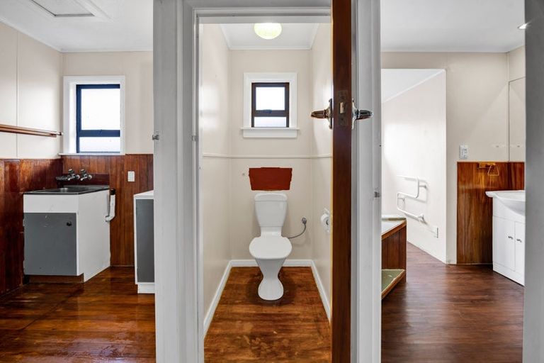 Photo of property in 96 Fairfield Road, Hawera, 4610