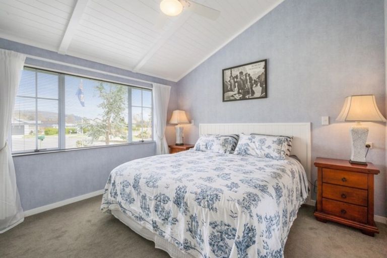 Photo of property in 4 Nursery Lane, Kinloch, Taupo, 3377