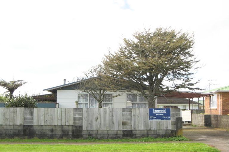 Photo of property in 14 Short Street, Waitara, 4320