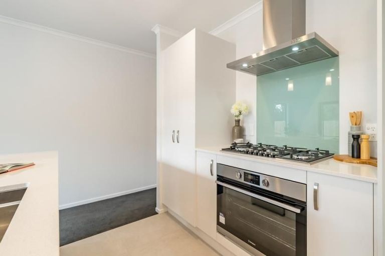 Photo of property in 15 Te Awa Rere Grove, Stokes Valley, Lower Hutt, 5019