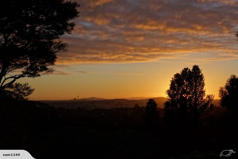 Photo of property in 150 Konini Road, Titirangi, Auckland, 0604