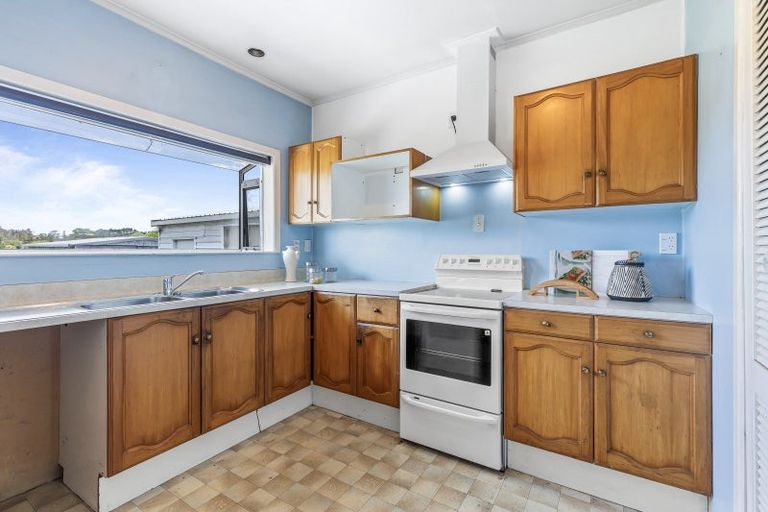 Photo of property in 113 Boord Crescent, Kumeu, 0891