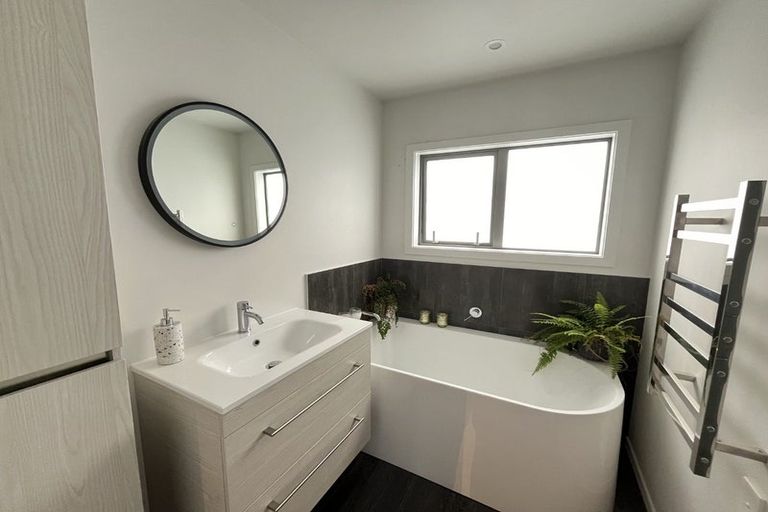 Photo of property in 52 Herewini Street, Titahi Bay, Porirua, 5022