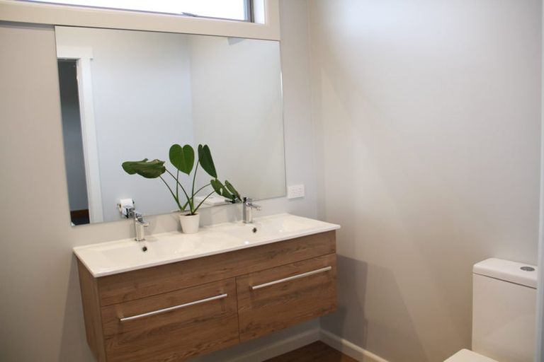 Photo of property in 8 Peace Street, Tuatapere, 9620