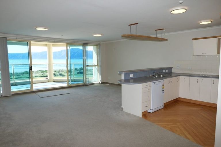 Photo of property in Ocean Apartments, 44-46 Marine Parade, Paraparaumu Beach, Paraparaumu, 5032