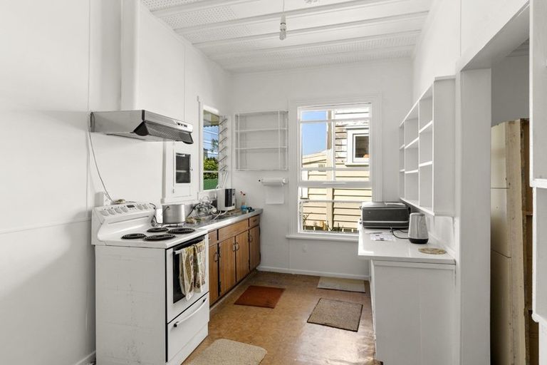 Photo of property in 4 Cheltenham Road, Devonport, Auckland, 0624