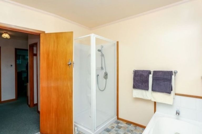 Photo of property in 37b Breakwater Road, Moturoa, New Plymouth, 4310