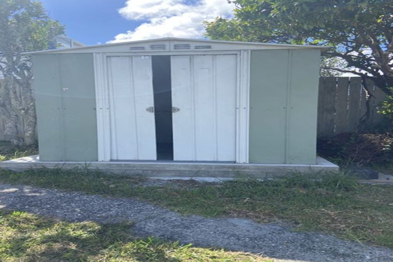 Photo of property in 14 Wharf Road, Te Atatu Peninsula, Auckland, 0610