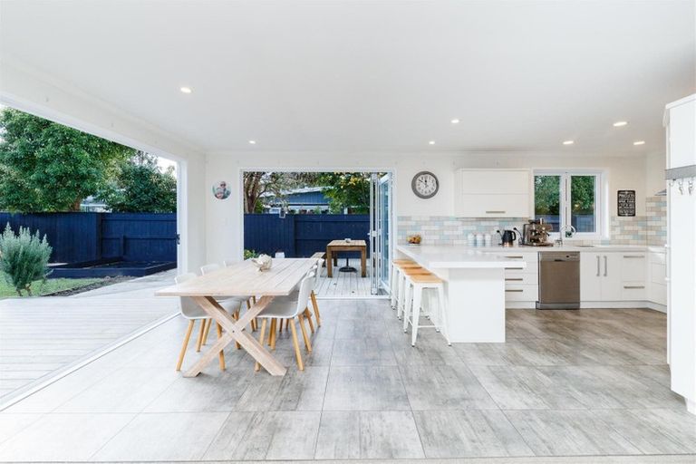 Photo of property in 6 Just Place, West End, Palmerston North, 4410