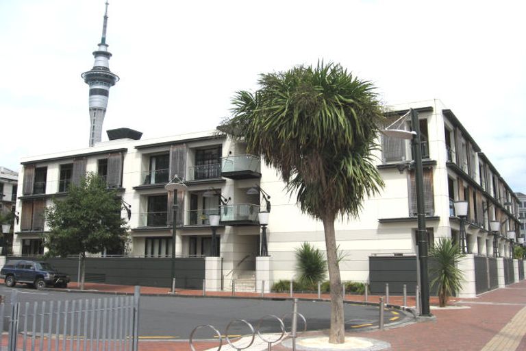 Photo of property in Latitude 37 West Apartments, 2h/22 Pakenham Street East, Auckland Central, Auckland, 1010