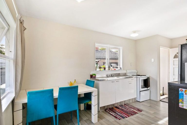 Photo of property in 86 Barrys Road, Glendene, Auckland, 0602