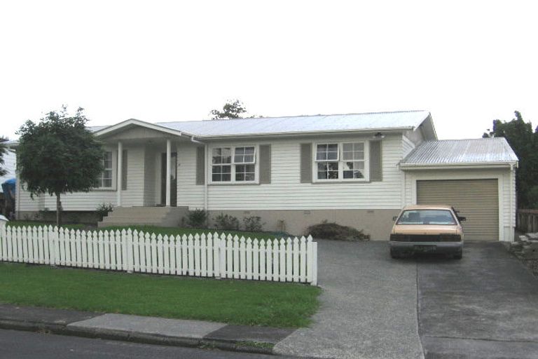 Photo of property in 6 Vina Place, Massey, Auckland, 0614