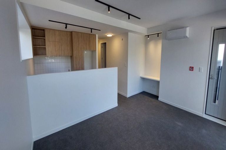 Photo of property in 1/67 Tiketike Way, Brooklyn, Wellington, 6021