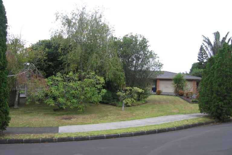 Photo of property in 5 Kerrymaria Place, Hillcrest, Auckland, 0627