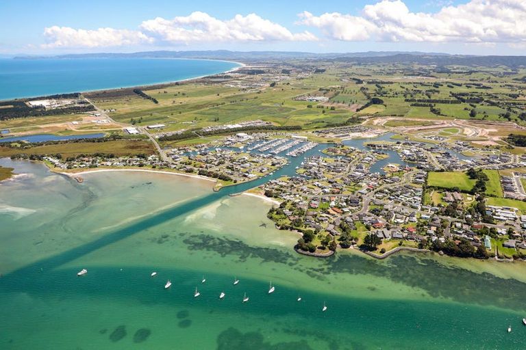 Photo of property in 25 Maturiki Drive, One Tree Point, 0118