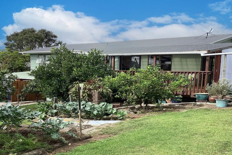 Photo of property in 326 One Tree Point Road, One Tree Point, 0118