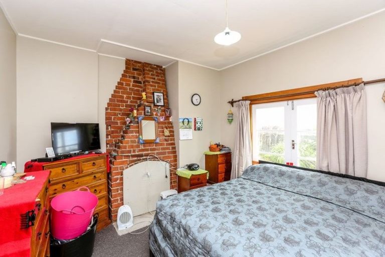 Photo of property in 6 Oriental Street, Welbourn, New Plymouth, 4312