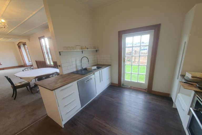 Photo of property in 102 Atawhai Road, Fitzherbert, Palmerston North, 4410