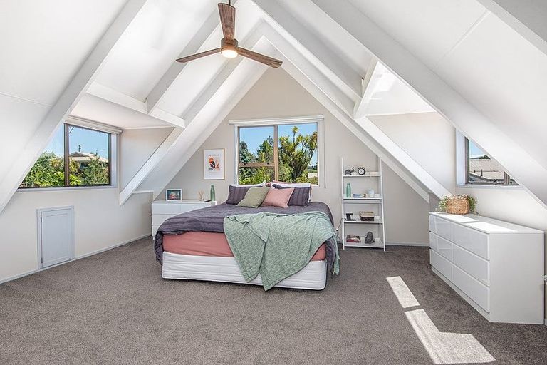 Photo of property in 75 Walton Park Avenue, Fairfield, Dunedin, 9018