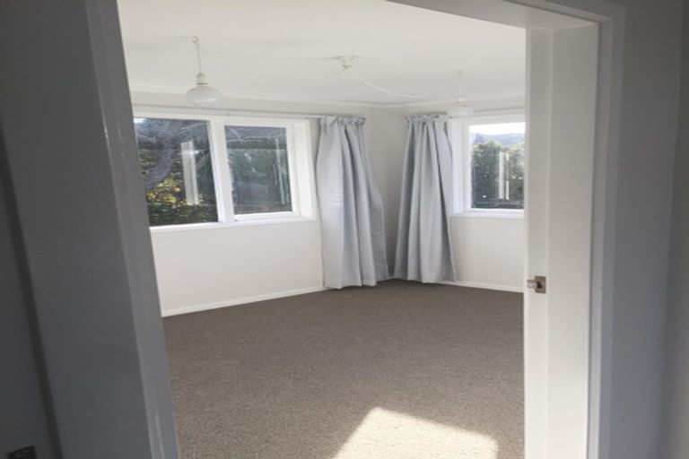 Photo of property in 1/27a Randwick Road, Northland, Wellington, 6012