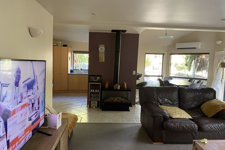 Photo of property in 139a Atkinson Road, Titirangi, Auckland, 0604