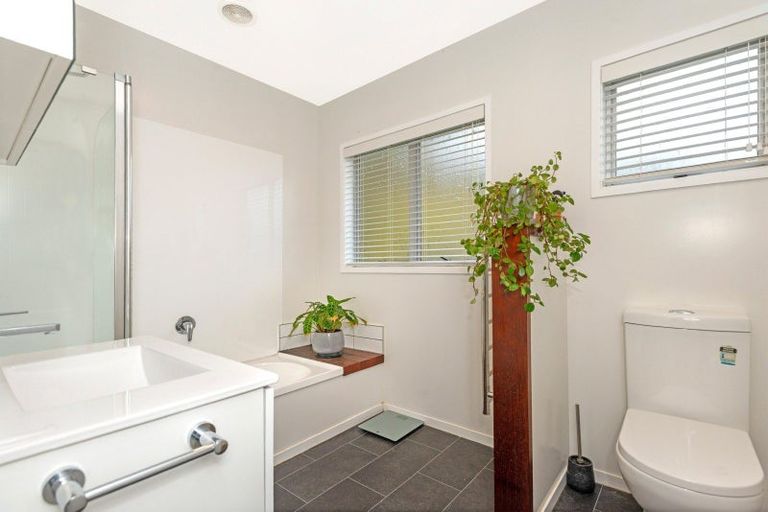 Photo of property in 51 Seddon Crescent, Whataupoko, Gisborne, 4010