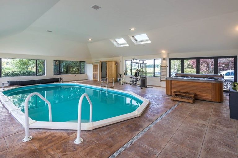 Photo of property in 1621 West Coast Road, Kirwee, Christchurch, 7671