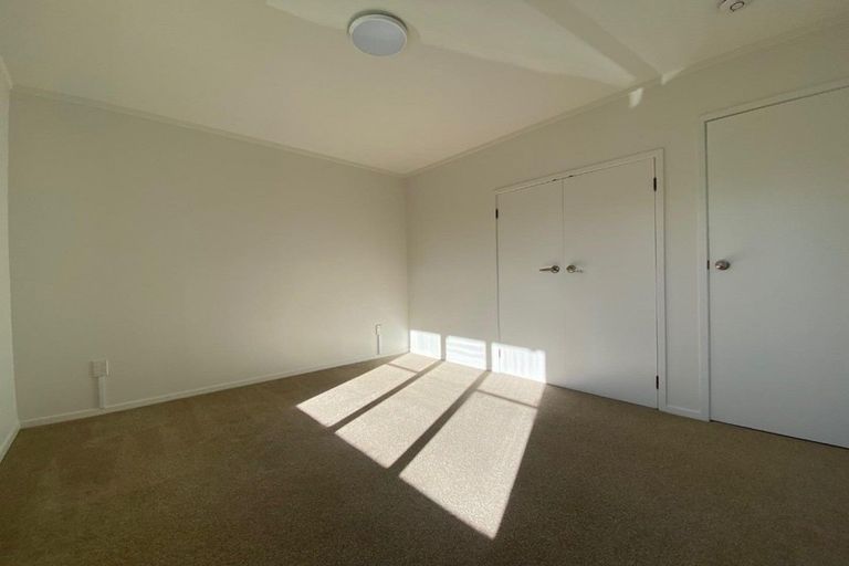 Photo of property in 3/9 Fuchsia Place, Birkdale, Auckland, 0626