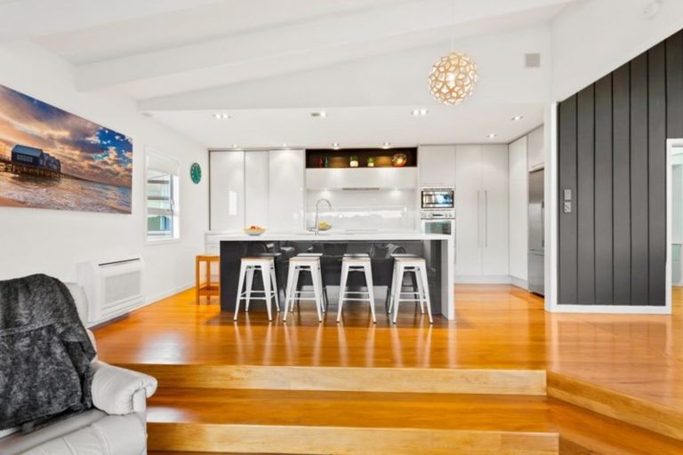 Photo of property in 1/6 Montrose Terrace, Mairangi Bay, Auckland, 0630