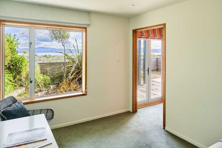 Photo of property in 42 Pukatea Street, Eastbourne, Lower Hutt, 5013