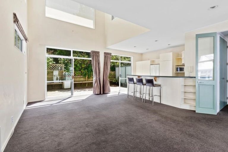 Photo of property in Fernhill Flats, 9/324 The Terrace, Te Aro, Wellington, 6011