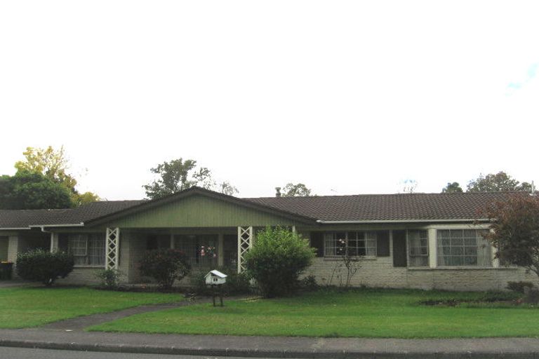 Photo of property in 2 Matuhi Rise, Henderson, Auckland, 0612