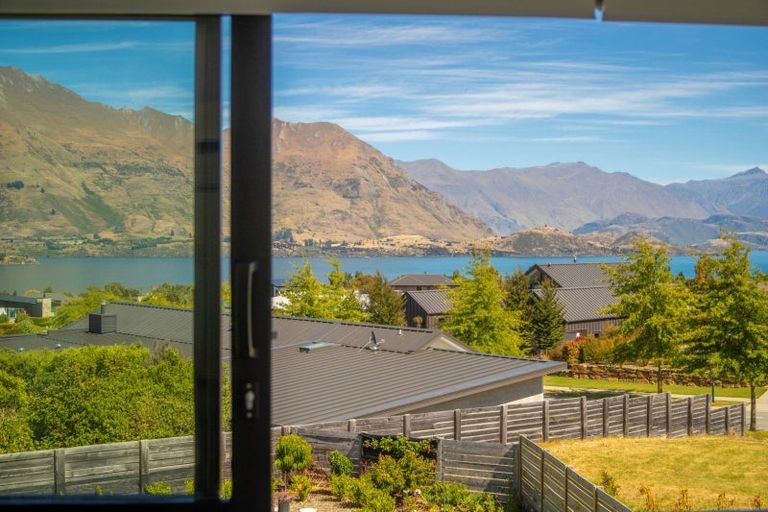 Photo of property in 6 Platinum Ridge, Wanaka, 9305