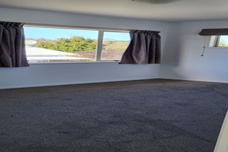 Photo of property in 14 Woodstock Road, Forrest Hill, Auckland, 0620