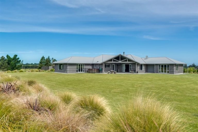 Photo of property in 61 Loburn Whiterock Road, Loburn, Rangiora, 7472