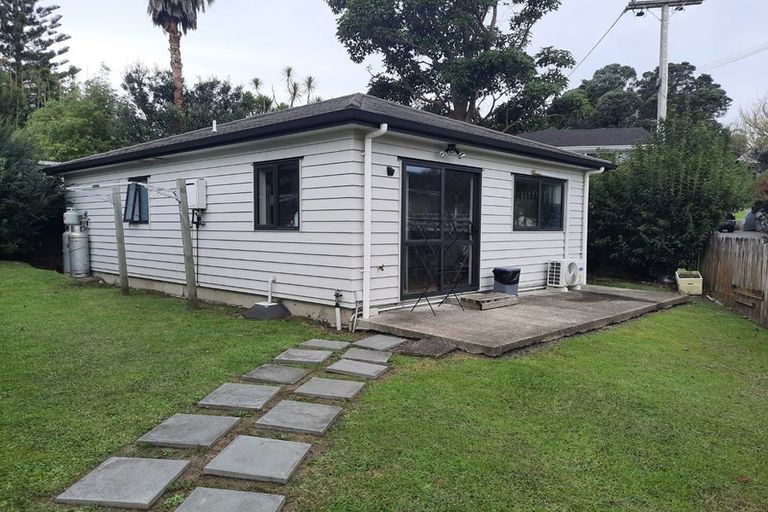 Photo of property in 82a Woodglen Road, Glen Eden, Auckland, 0602