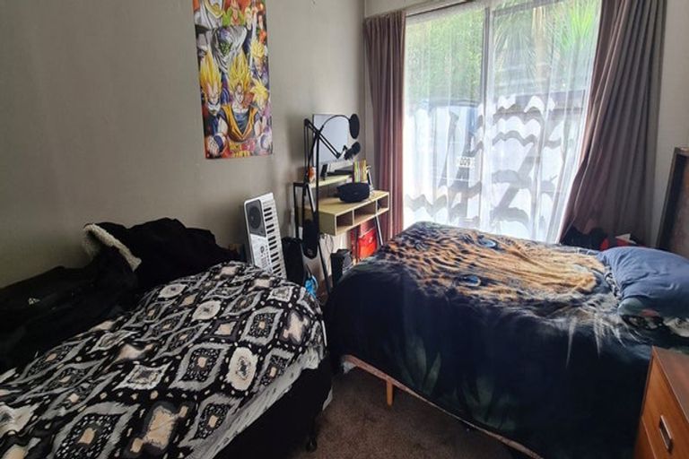 Photo of property in 57 Holmes Drive South, Massey, Auckland, 0614