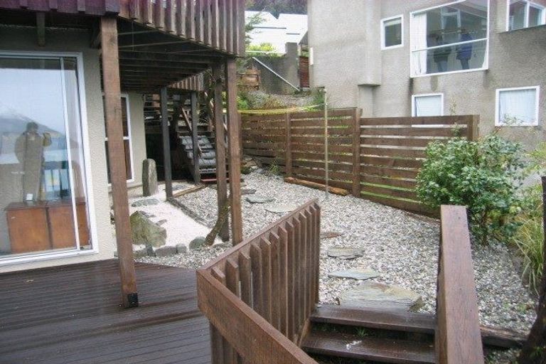 Photo of property in 7a Von Place, Fernhill, Queenstown, 9300