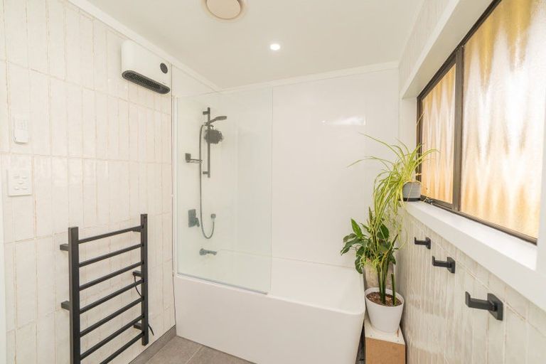 Photo of property in 2c Woodfield Avenue, Roslyn, Palmerston North, 4414