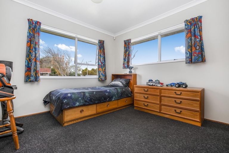 Photo of property in 16 Damian Way, Weymouth, Auckland, 2103