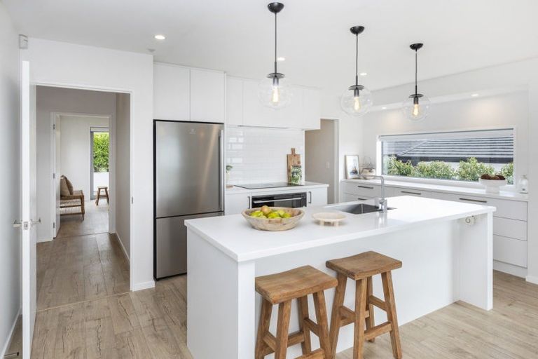 Photo of property in 12 Parkridge Place, Mount Pleasant, Christchurch, 8081