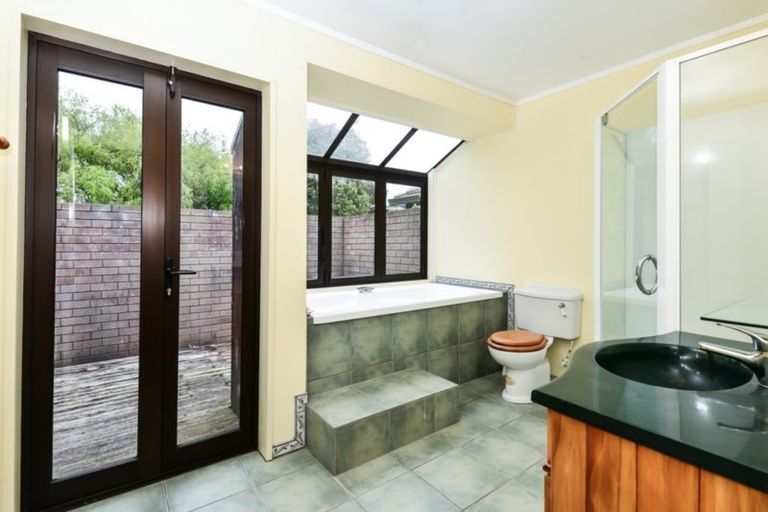 Photo of property in 8 Windleborn Road, Ngahinapouri, Hamilton, 3290