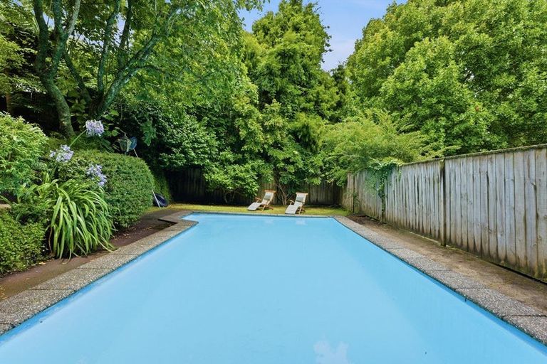 Photo of property in 5 Magnolia Drive, Westown, New Plymouth, 4310