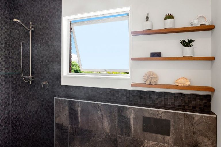 Photo of property in 30 Binnie Street, Paihia, 0200